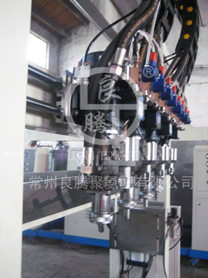 烏魯木齊板材發(fā)泡機機頭部分