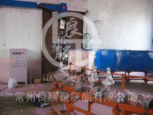 杭州全自動(dòng)自行車鞍座發(fā)泡機(jī)